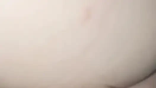 Pürüzsüz vücutlu üniversiteli kız dar götü orgazm oluyor