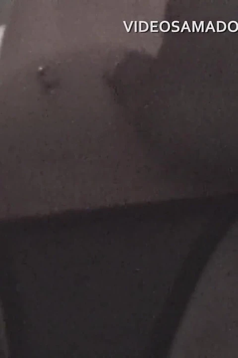 Adam yaramaz sarışını eve götürüyor ve amını çok sikiyor