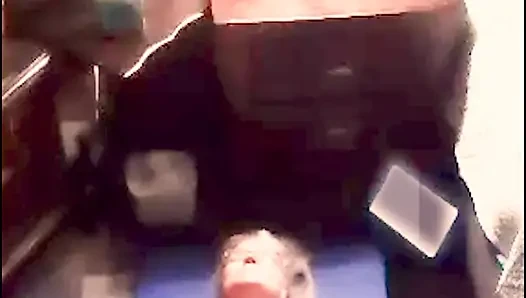 Ateşli iri güzel kadın her gün sabah çıplak yoga yapıyor!