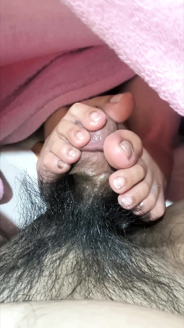 Çarşafların altında bu pinay'ın yetenekli parmakları var - 01