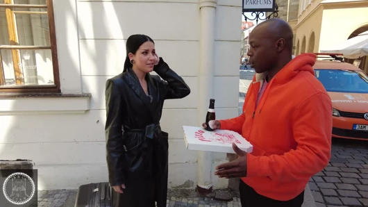 İtalyan pawg Morea Black Amerikalı büyük zenci yarağı tarafından grup seks yapıyor