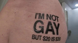 domme tarafından yoga topuna sabitlenmiş