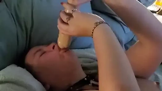 Sürtük emme &amp; lanet onu yapay penis