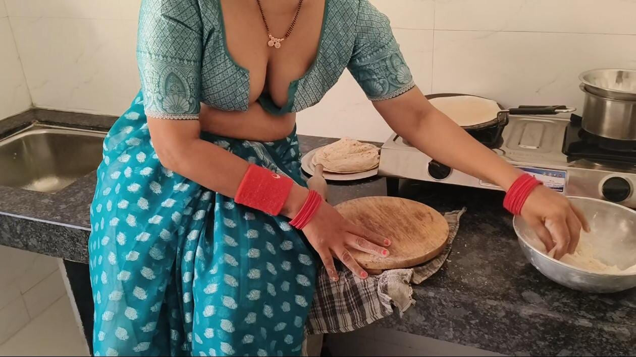 Hintli desi karı mutfakta sert seks..