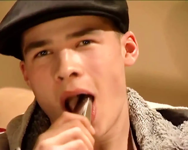 Kendi dildoyla oynayan Letonyalı yeni boşalma