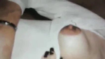 Carolyncumlover alma beni okşayarak