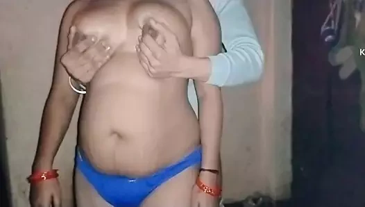 Yenge tarafından sikiliyor Devar sert annelik yapıyor