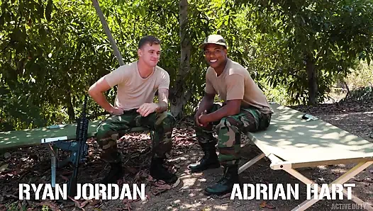 Yeni askeri acemi asker Ryan Jordan'ı postadan prezervatifsiz sikiyor - Activeduty