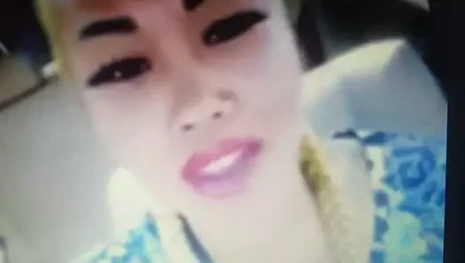 Asyalı kız bize siyah horozlar hakkındaki gerçeği söylüyor