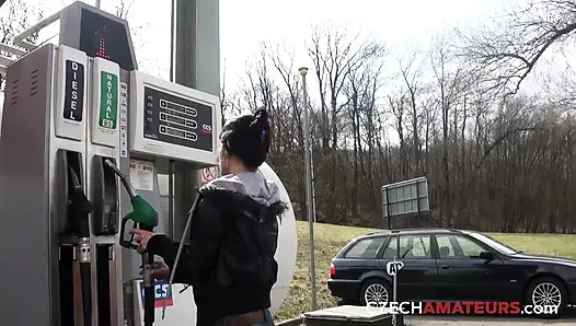 Beautiful young woman fucks in public (Czech Amateurs)