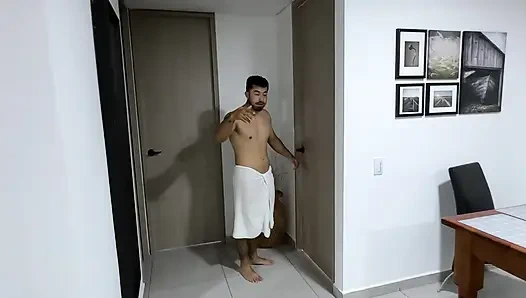 POV Amatör Üçlü, Çok Fazla Sütle Dolu Iki Latin Yarrağıyla