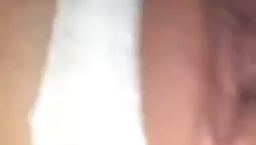 Mostrando a bucetinha