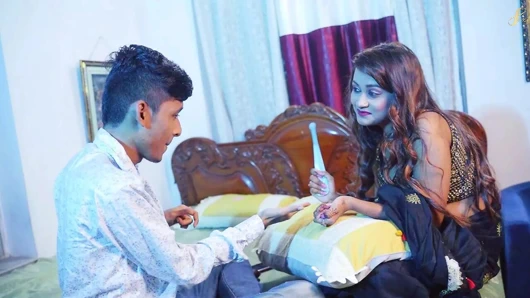 Seks için çaresiz olan seksi öğretmenimi sikmek istiyor musun?