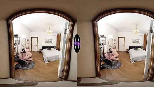 Sara bork ateşli bir parti öncesi striptiz gösterisiyle erkeğini azdırıyor - teenmegaworld
