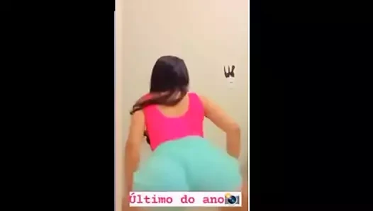 Vai e soca seu pauzao enquanto abro o rabetao