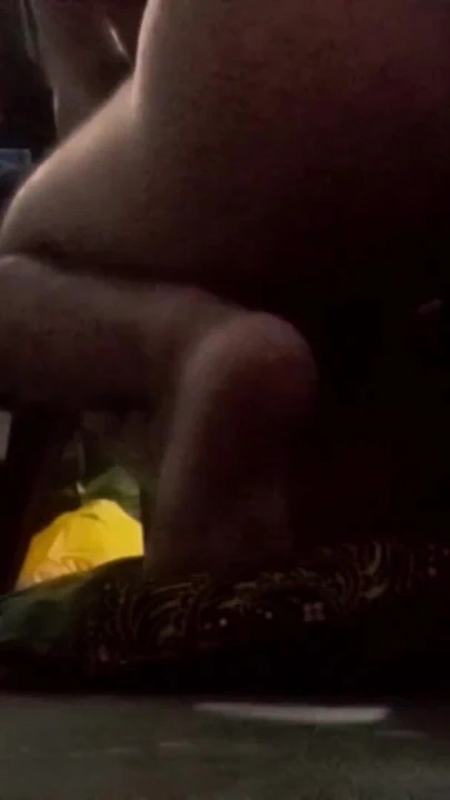 "Romantik büyük göt, genç oğlan, genç kız, büyük göt, romantik, yaşlılık, genç oğlan, büyük kız, büyük göt"ten ikonik an