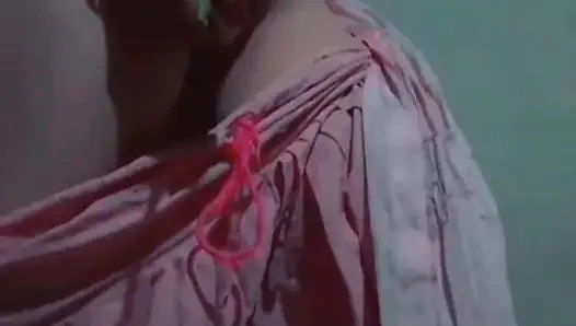 Köyde bekar bir kadın kocası olmadan çok zor