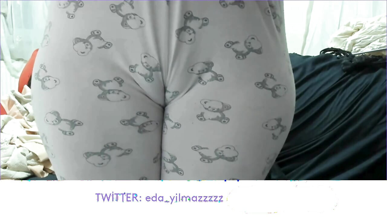 CAMELTOE- PİJAMAYLA MASTURBASYON- KABARMIŞ AM- ŞİŞMİŞ AM- TURK PORNO