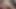 Büyük götlü yaramaz orta yaşlı seksi kadın göt deliğini yalamak için eğiliyor