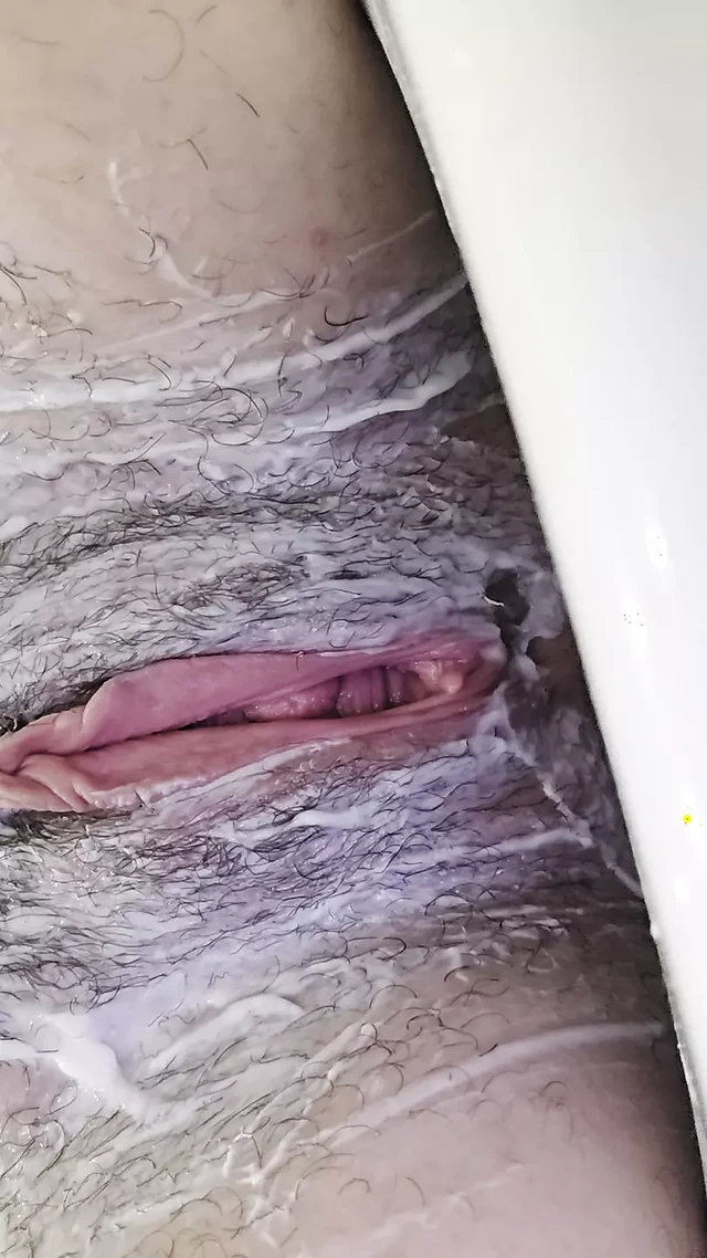 Я брею свою киску