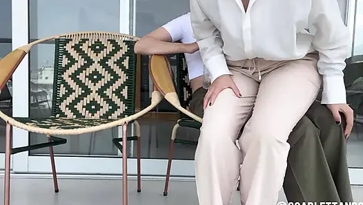 Üvey erkek kardeşim Nastro'nun eski sevgilisiyle tatile gidiyorum