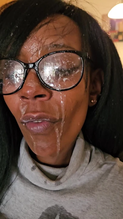 Чернокожая шлюшка-красотка