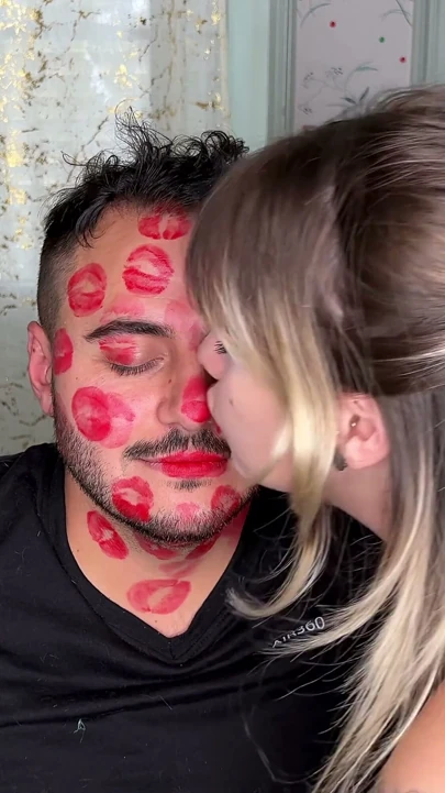 Kırmızı ruj yüz işaretleme 2 keşif videosu