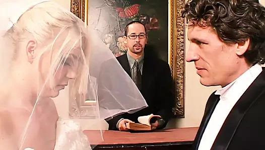 Missy monroe bir adamla gelin anal seansı yapıyor