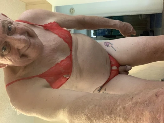 Kadın kılıklı sürtük köle