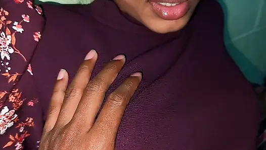 Seks Hintçe ses küçük üvey erkek kardeşim bana numara yapmaya çalışıyor