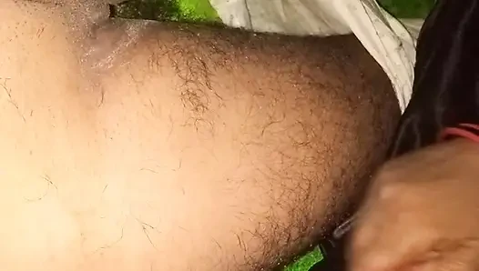 Bhabi ne baiya ke bal saf kiye fir chudai ki