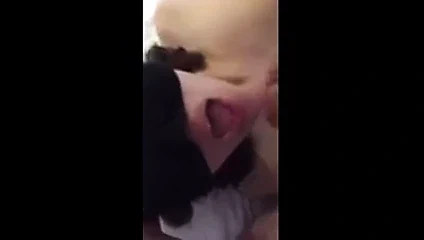 İsrailli dövmeli büyük götlü kız biniyor