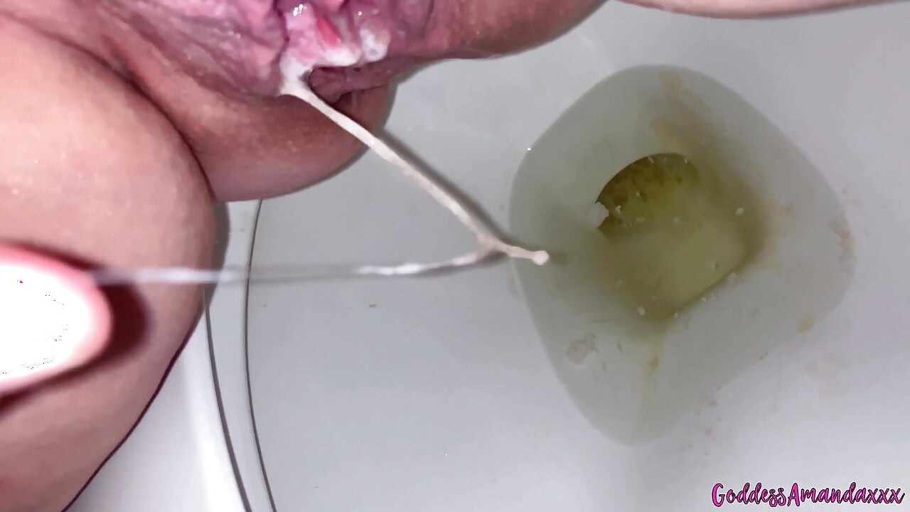 Amcığımdan tüm seks dölümü yalıyorum