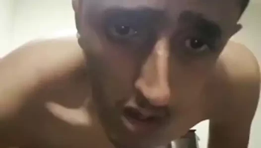 Garip bir adam, bir manyak ve bir köle
