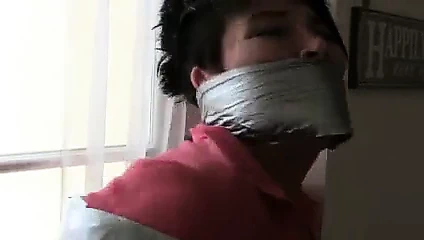 güzel kadın bantlanmış