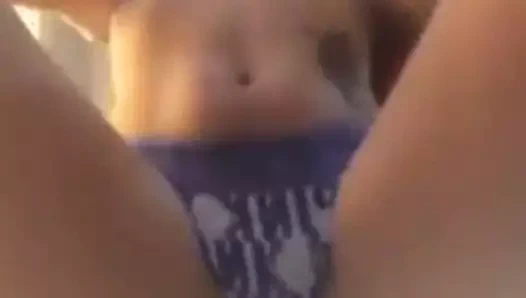 YelL0w Montana Twerking