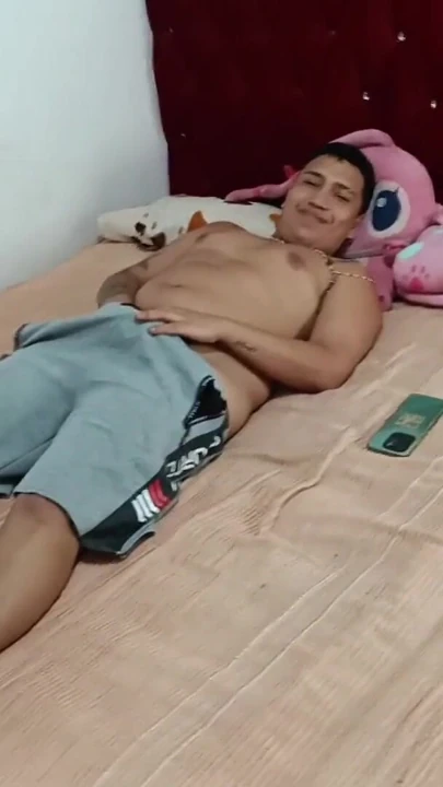 Seksi Venezuelalı üvey kız kardeş tüm yarağımı emiyor ve sonra içine boşalana kadar amını sikiyor | Klip 1