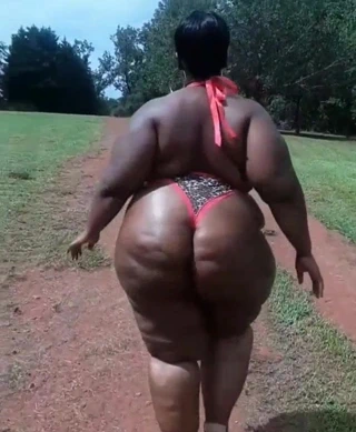 Büyük vezneli iri güzel kadın mega armut