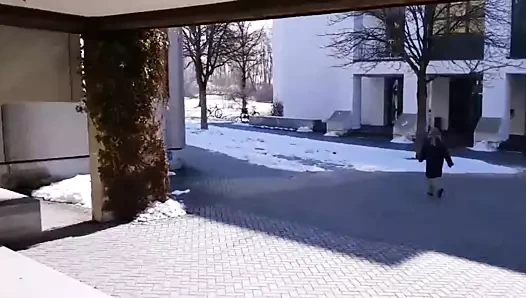 Curious öğrenci bir arabada becerdin alır