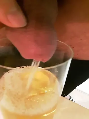 Писсинг в стакане