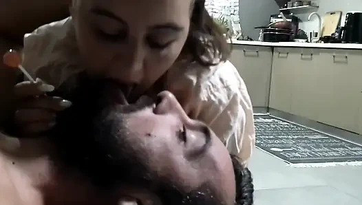 4k. tam video. Epik sert seans - sakso, 69 pozisyon, binme ve göt tıkacı eğlencesi