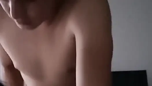 Olgun Venezuelalı kondomsuz bir müşteriyi yedi lol