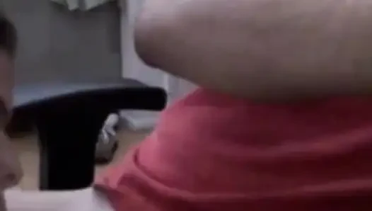 Brandon'ın iş gününü bölüyor