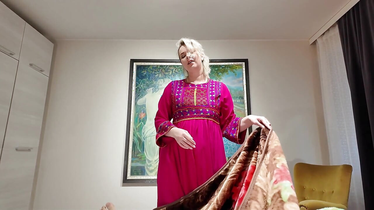 Babam işteyken tatlı üvey annemi sikiyorum