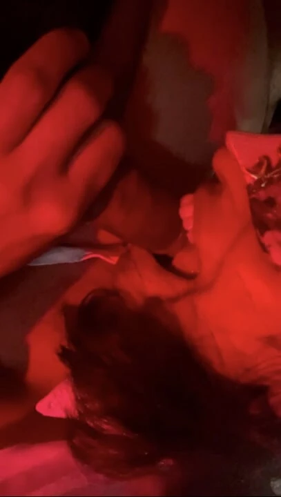 Karım ve ben ilk kez canlı yayına gittik