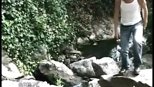 Scopata e largo allargamento anale