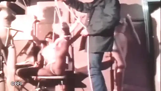 İtaatkar esaret bebekleri - ses yerine müzik