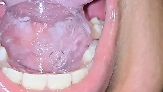 Hamile fahişemin göbeğini sidikle doldurup sonra boşalıyorum.