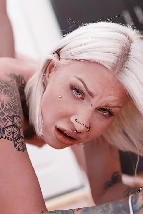 Seksi sarışın prenses 69 götte işim var