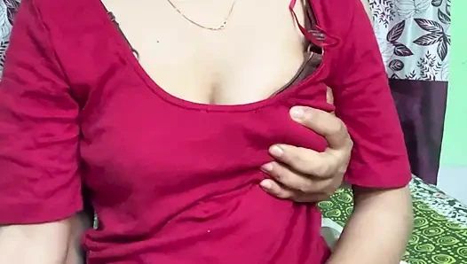 Üniversiteli arkadaşım ve ben boş evimde sert sikişiyor